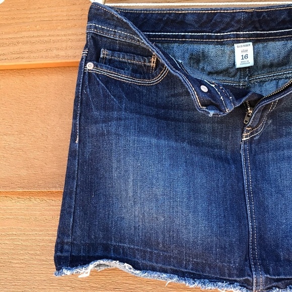 Old Navy Cut Off Jean Skirt - Picture 3 of 8